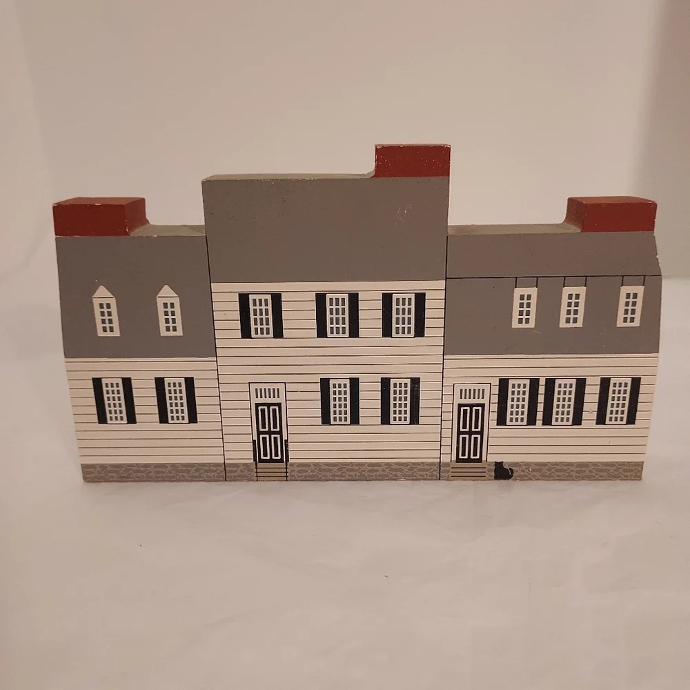 Vintage 1991 The Cat's Meow The Mary Washington House Shelf Sitter